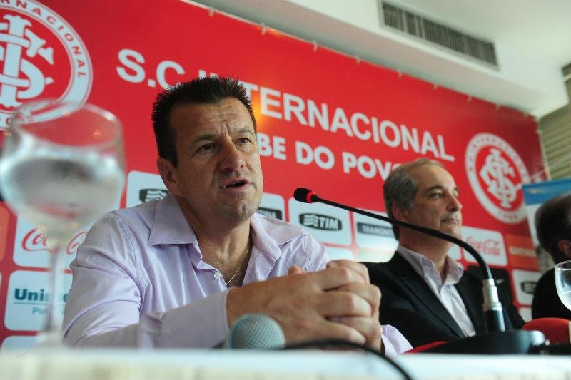 Dunga descartou t&aacute;tica &uacute;nica nas categorias de base do Inter