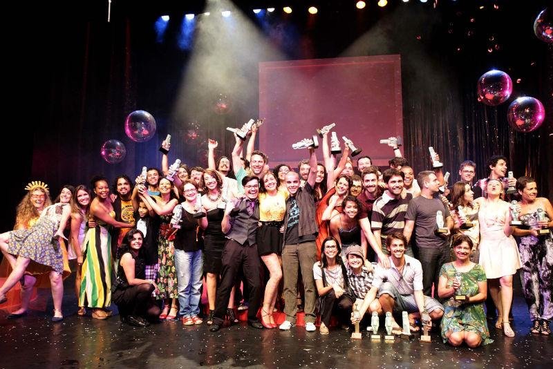 Noite foi de festa para a classe art&iacute;stica no Teatro Renascen&ccedil;a