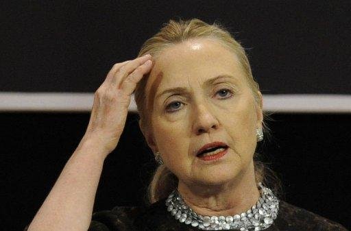 Hillary se recupera em casa e &eacute; monitoradapor seus m&eacute;dicos