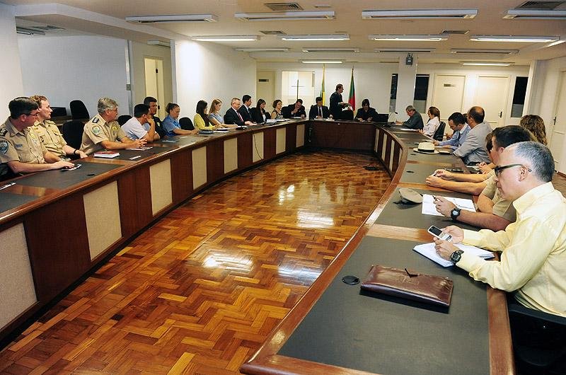 Estrangeiros ser&atilde;o informados sobre multas ao entrar no RS