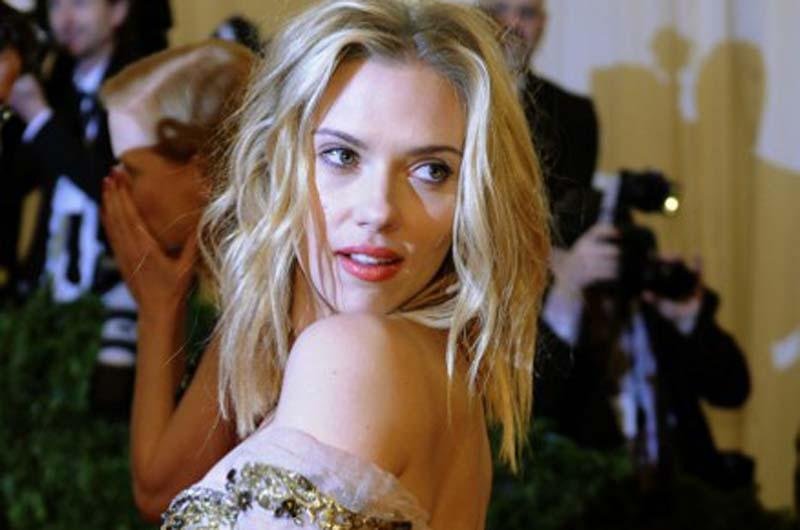 Scarlett Johansson e outras celebridades tiveram fotos em que est&atilde;o nuas divulgadas na internet