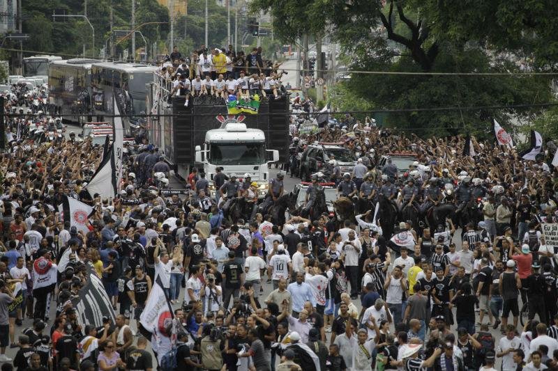 Torcida faz festa para o Corinthians em S&atilde;o Paulo