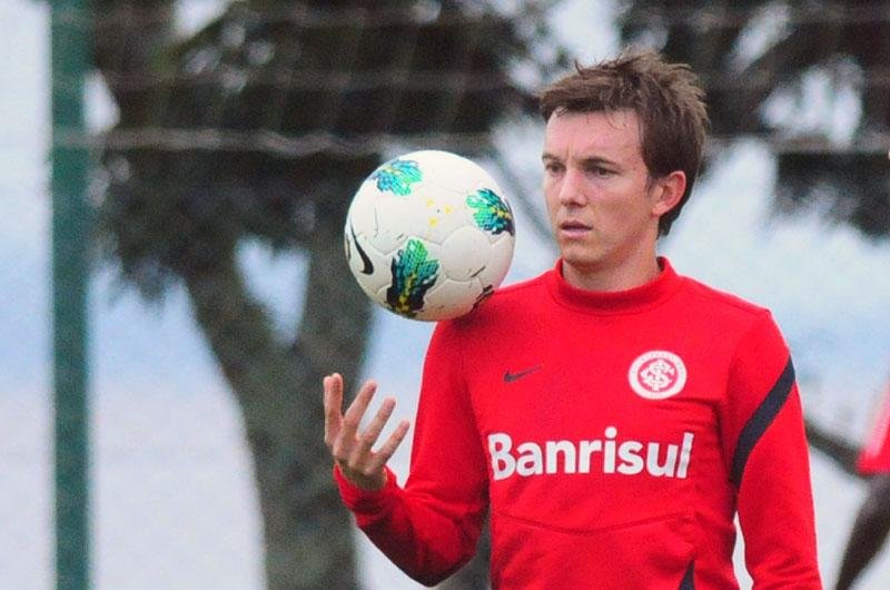 Dagoberto segue nos planos do Inter, conforme dirigente
