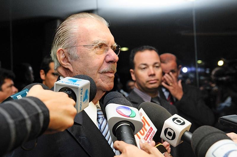 Sarney convoca sess&atilde;o de emerg&ecirc;ncia do Congresso para votar 3 mil vetos