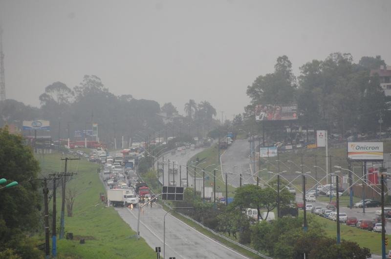 Rodovia ficou bloqueada, no sentido interior-Capital, por cerca de uma hora