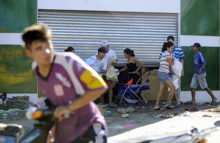 Saques na Argentina acabam com dois mortos e 300 presos