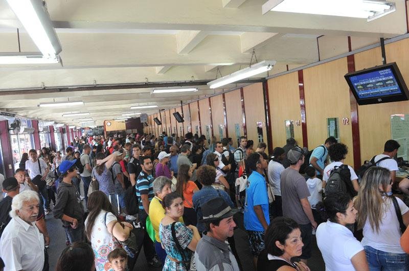 Rodovi&aacute;ria estima que 20 mil pessoas sigam em dire&ccedil;&atilde;o ao litoral neste s&aacute;bado