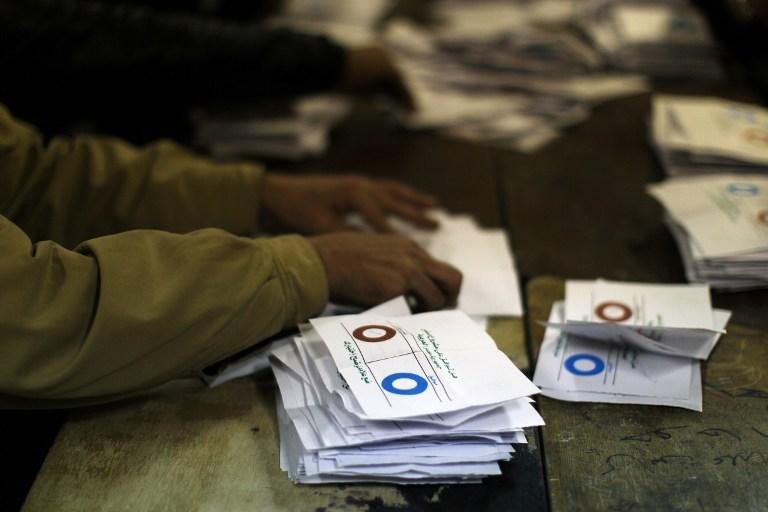 Nova Constitui&ccedil;&atilde;o eg&iacute;pcia &eacute; aprovada com 64% dos votos