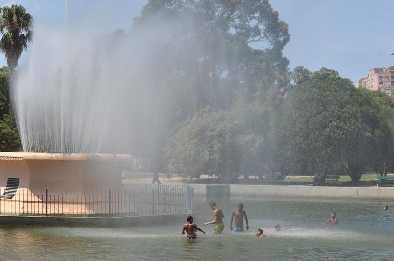 Temperatura ultrapassou os 39&ordm;C nesta ter&ccedil;a-feira