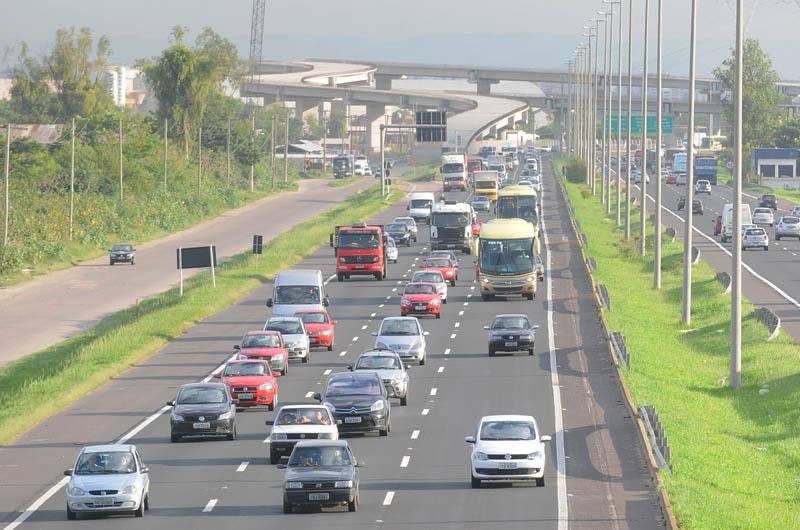 Previs&atilde;o &eacute; que pelo menos 10 mil ve&iacute;culos voltem nesta quarta