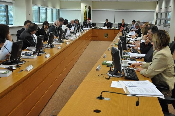 Procuradores do Minist&eacute;rio P&uacute;blico em sess&atilde;o extraordin&aacute;ria para julgar impugna&ccedil;&atilde;o