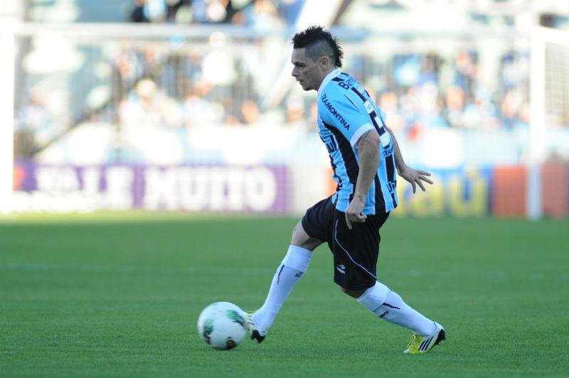Diretor do Santos d&aacute; como certa perman&ecirc;ncia de Par&aacute; no Gr&ecirc;mio