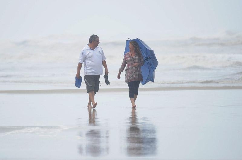 Movimento &eacute; fraco nas praias nesta sexta
