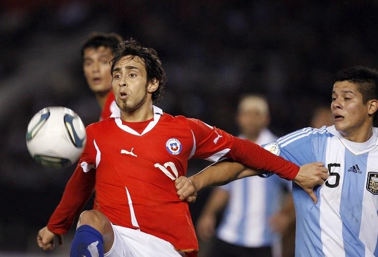 Chileno Vald&iacute;via vira op&ccedil;&atilde;o para o Gr&ecirc;mio