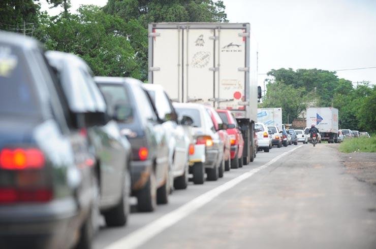 Motoristas que viajam para o litoral do Estado na manh&atilde; deste s&aacute;bado precisam ter paci&ecirc;ncia