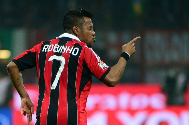 Robinho &eacute; autorizado a estender f&eacute;rias no Brasil