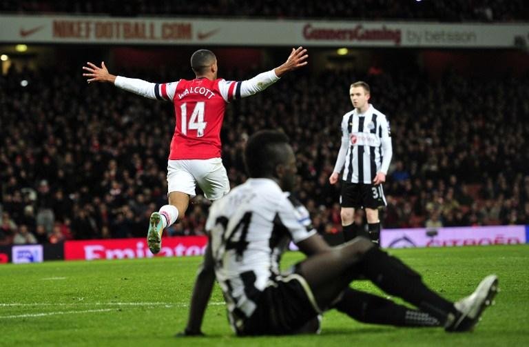 Walcott deu show no fim da partida