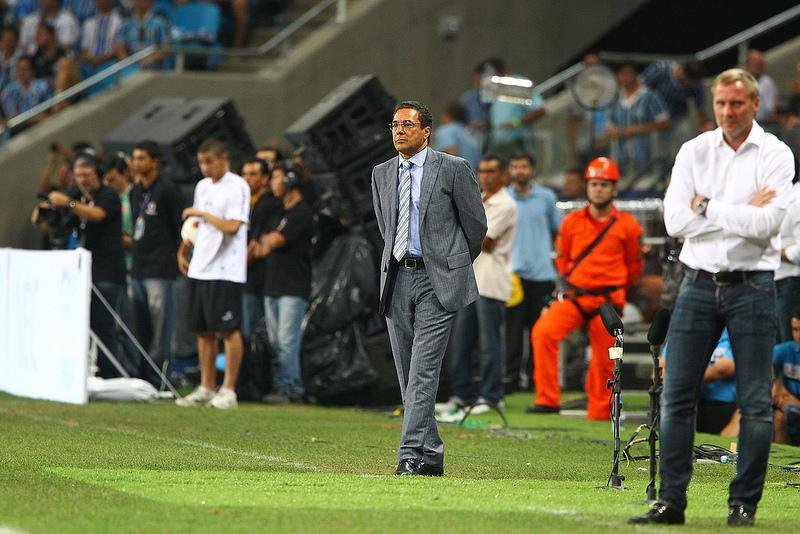 Comiss&atilde;o t&eacute;cnica de Luxemburgo avalia amistoso em Quito