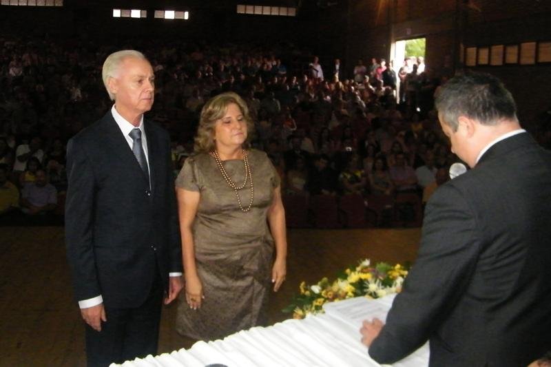 Luiz Valdir Andres promete corte de CCs ao tomar posse em Santo &Acirc;ngelo