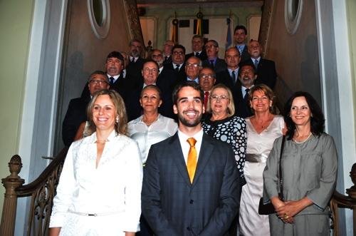 Eduardo Leite e secretariado tomaram posse em Pelotas
