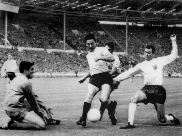 Mazurkiewicz (&agrave; esquerda) defendeu o Uruguai em duas Copas do Mundo