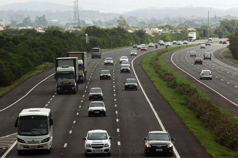 Mais de 43 mil carros passaram pela freeway nesta manh&atilde;