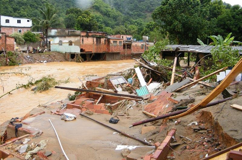 Preju&iacute;zos afetaran ao menos 14 mil habitantes, principalmente em Mangaratiba e Duque de Caxias