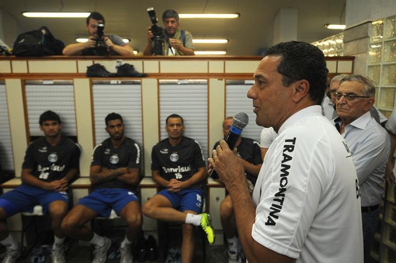 Luxa chama Gr&ecirc;mio de copeiro e mostra obsess&atilde;o por Libertadores