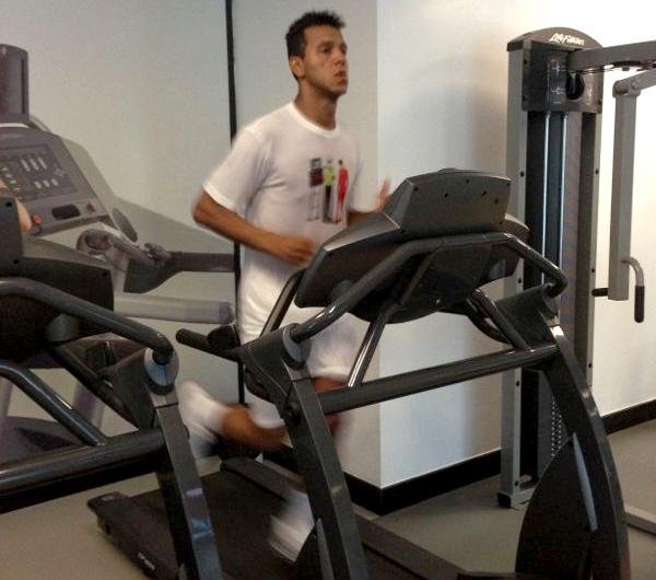 Souza aguarda pela defini&ccedil;&atilde;o entre Gr&ecirc;mio e Porto