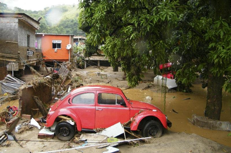 Forte chuva que atingiu Xer&eacute;m deixou centenas de pessoas desabrigadas
