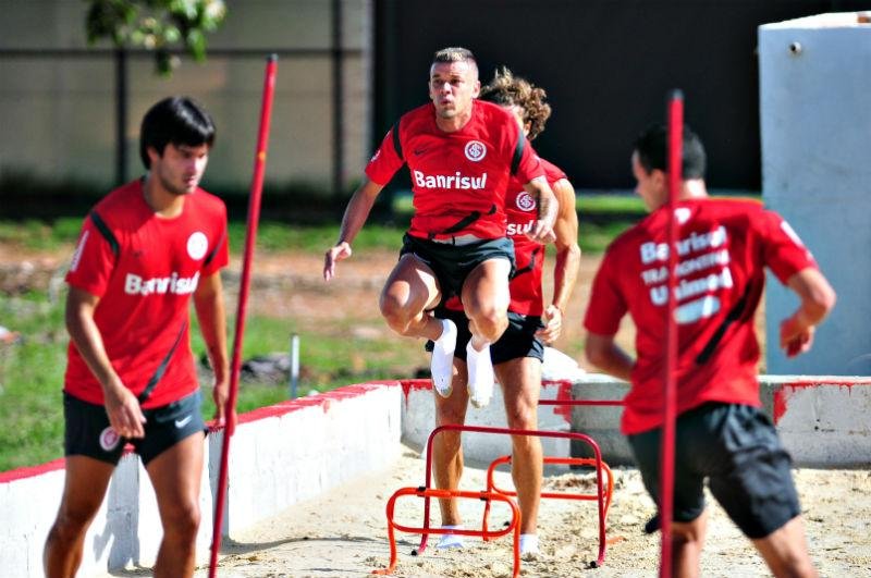 D&acute;Alessandro fez exerc&iacute;cios na caixa de areia