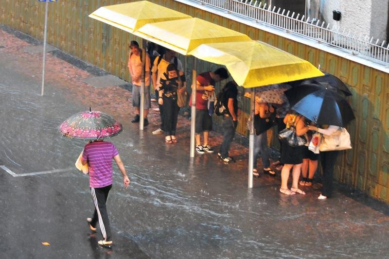 Chuvarada caiu no fim da tarde desta segunda-feira