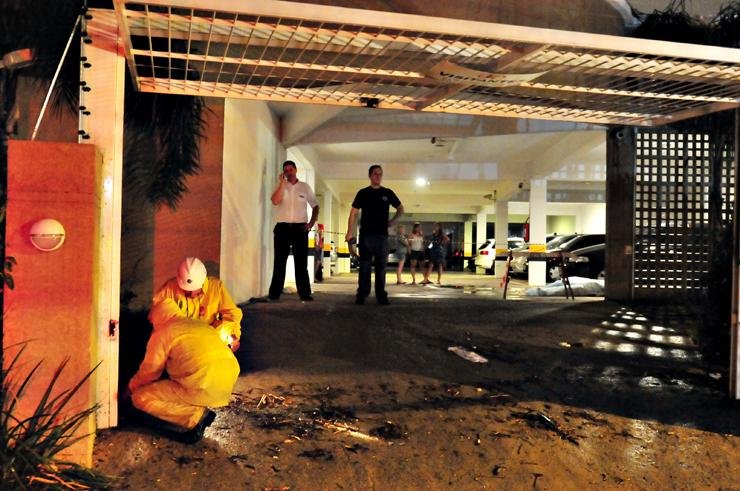Mulher morreu ao pisar em uma po&ccedil;a em frente a um pr&eacute;dio em Porto Alegre