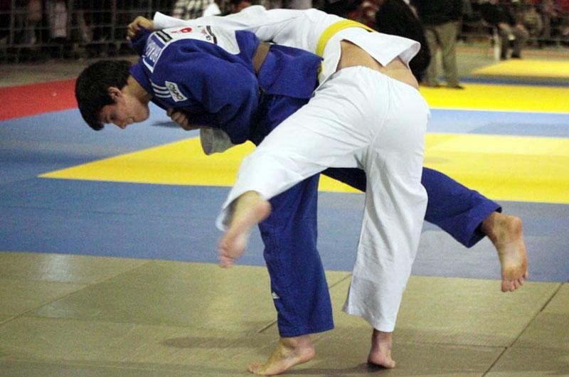 Promessa do jud&ocirc; ga&uacute;cho disputa torneio na Austr&aacute;lia a convite do COB