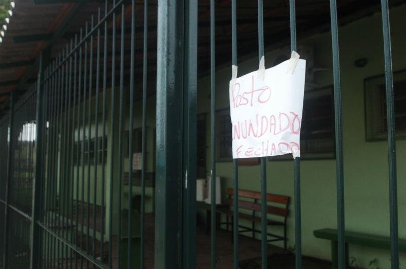 Unidade de sa&uacute;de segue fechada por causa da chuva