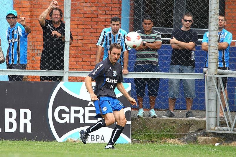 F&aacute;bio Aur&eacute;lio participou de treino com bola no Gr&ecirc;mio