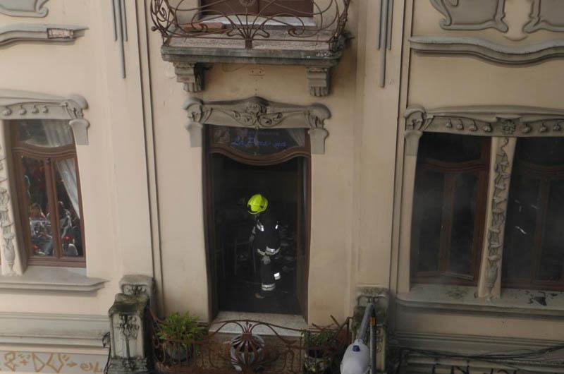 Inc&ecirc;ndio atinge restaurante no Centro de Porto Alegre