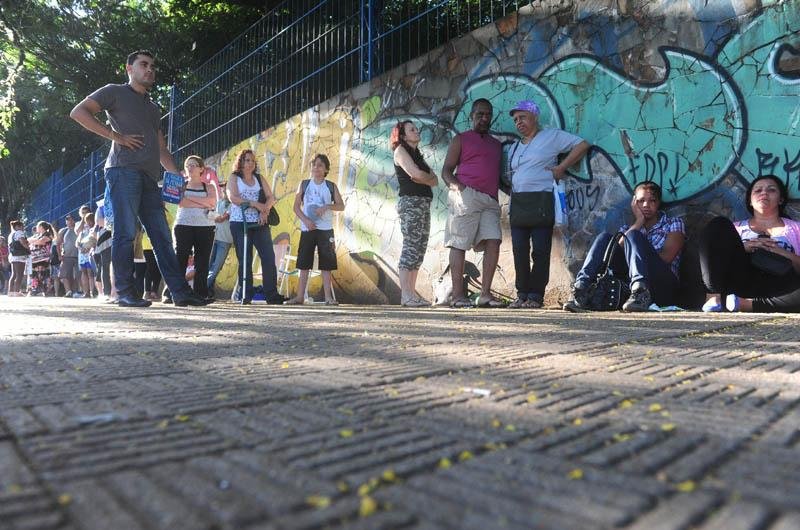 Vigilantes paralisaram atividades em protesto pelo atraso no pagamento dos sal&aacute;rios