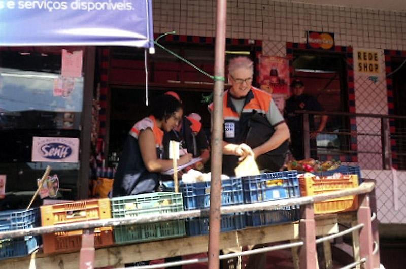 Cerca de 1,3 mil mercadorias foram descartadas de estabelecimento na zona Norte