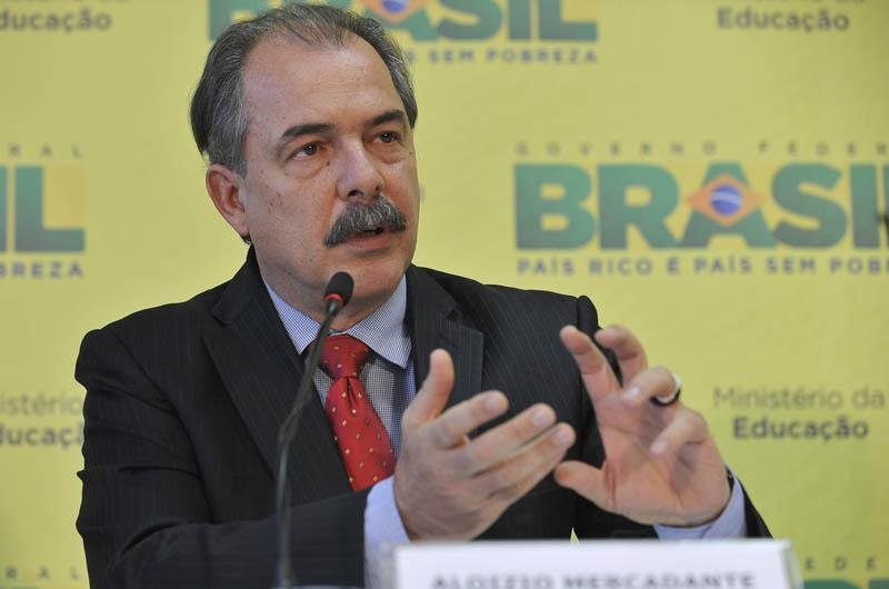 Piso salarial dos professores ser&aacute; de  R$ 1.567 