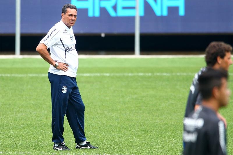 Luxemburgo ter&aacute; dois amistosos em Quito para confirmar equipe antes de encarar LDU