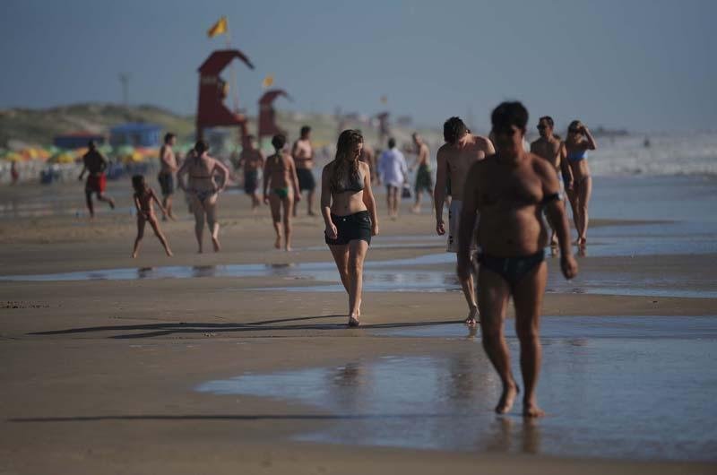 Preocupa&ccedil;&atilde;o com a sa&uacute;de do corpo foi o destaque da praia de Tramanda&iacute; e muitos veranistas optaram por caminhadas