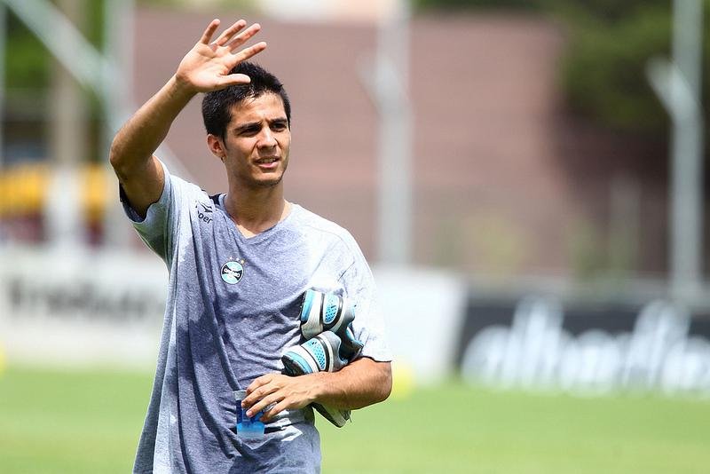 Bertoglio para por 30 dias ap&oacute;s entorse no tornozelo 