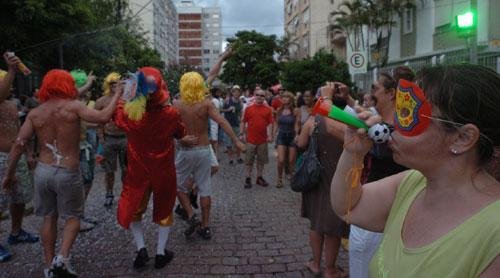 Alegria e irrever&ecirc;ncia tomam conta da Cidade Baixa