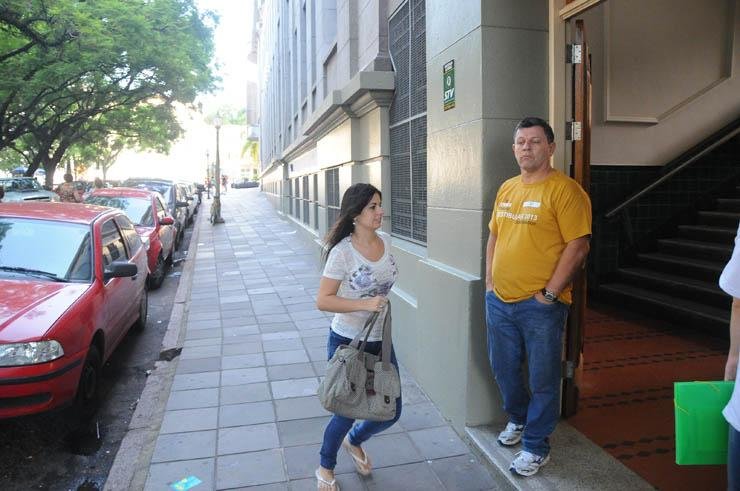Candidatos correram para n&atilde;o perder a prova do vestibular da Ufrgs