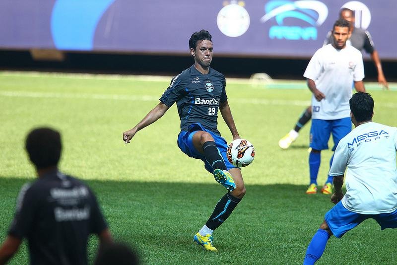 Gr&ecirc;mio precisa assimilar r&aacute;pido estilo de jogo da LDU, diz Marco Antonio