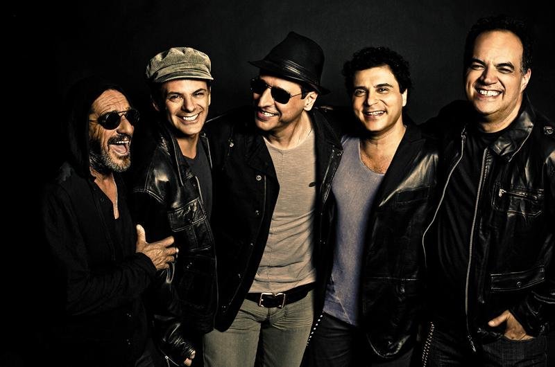 Banda lan&ccedil;a CD comemorativo e mostra &acute;+ 1 Dose&acute;no Pepsi On Stage, dia 2 de mar&ccedil;o