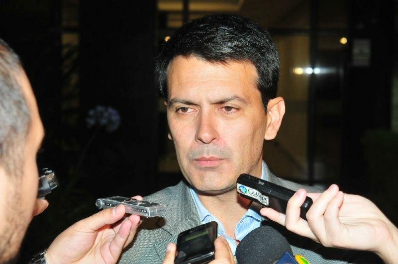 Costa admite diverg&ecirc;ncias, mas nega atritos com Selaimen