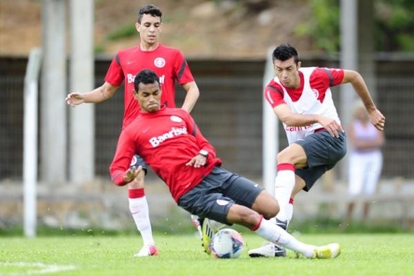 Dunga confirma Jackson e Josimar em jogo-treino do Inter 