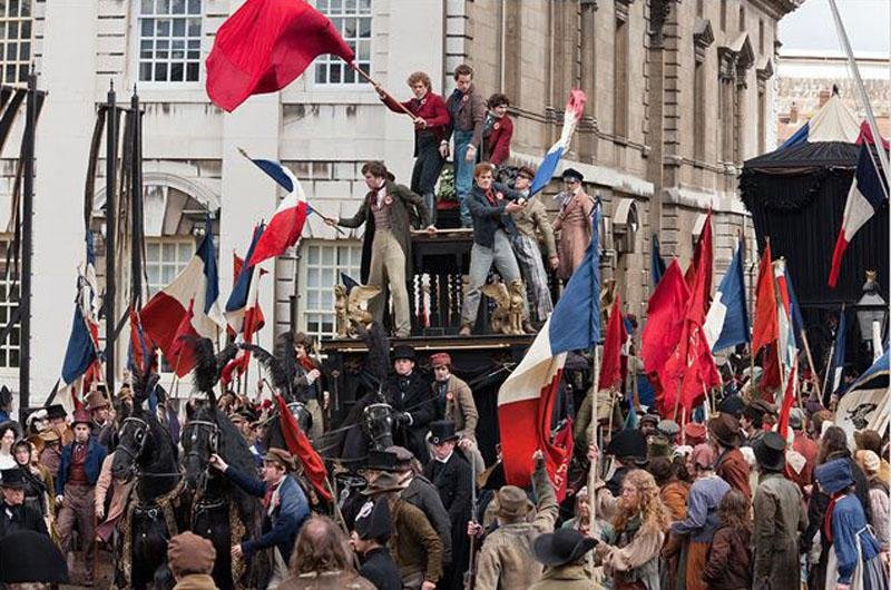 Tendo como cen&aacute;rio a Fran&ccedil;a do s&eacute;culo XIX, o filme &acute;Os Miser&aacute;veis&acute;estreia em fevereiro